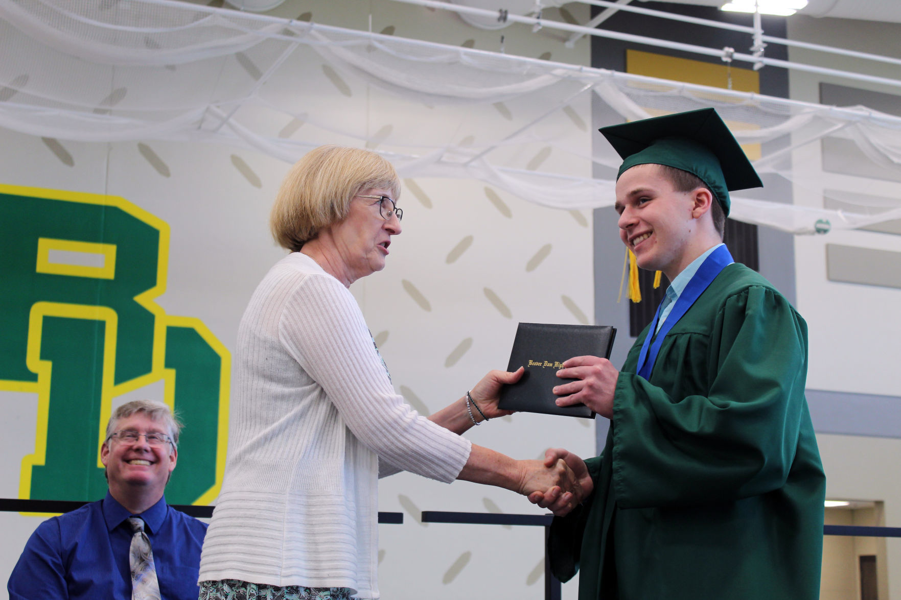 060219-ctzn-news-bd-grad110.jpg